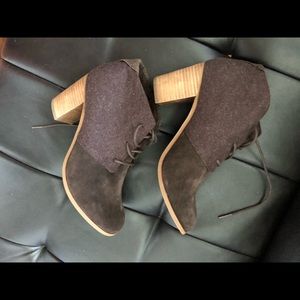 Toms Booties Sz 9